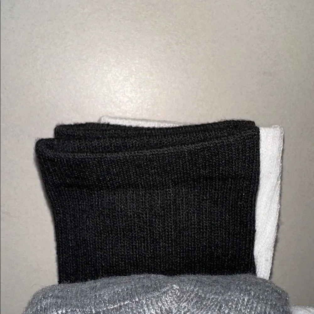 BORN Gray Black White US W 4-10 Super Soft  Crew Socks Pack of 5
